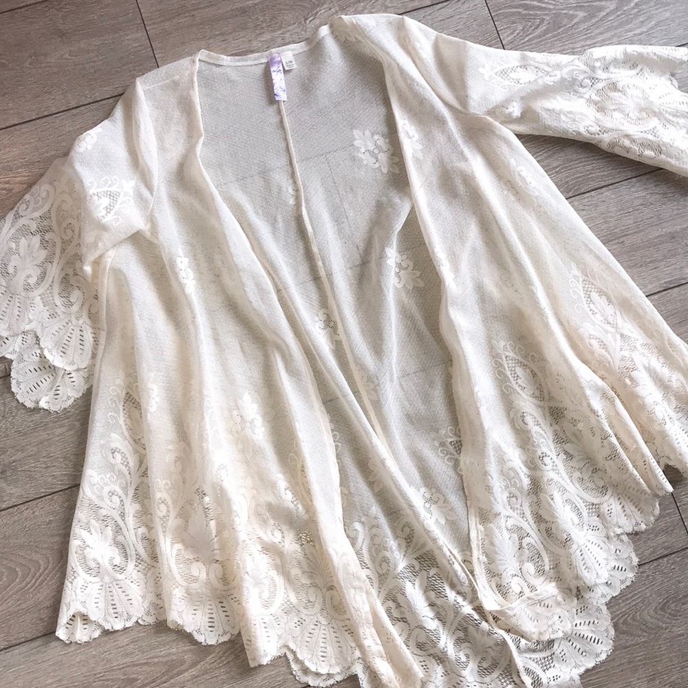 Ivory lace style kimono